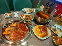 -金滏山·烤肉海鲜火锅自助(襄阳万达店)