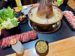 -果松木炭酸菜铜火锅·外婆参鸡汤