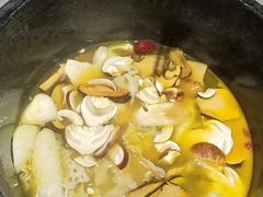 -野·大山里野生菌石锅土鸡(益田假日店)