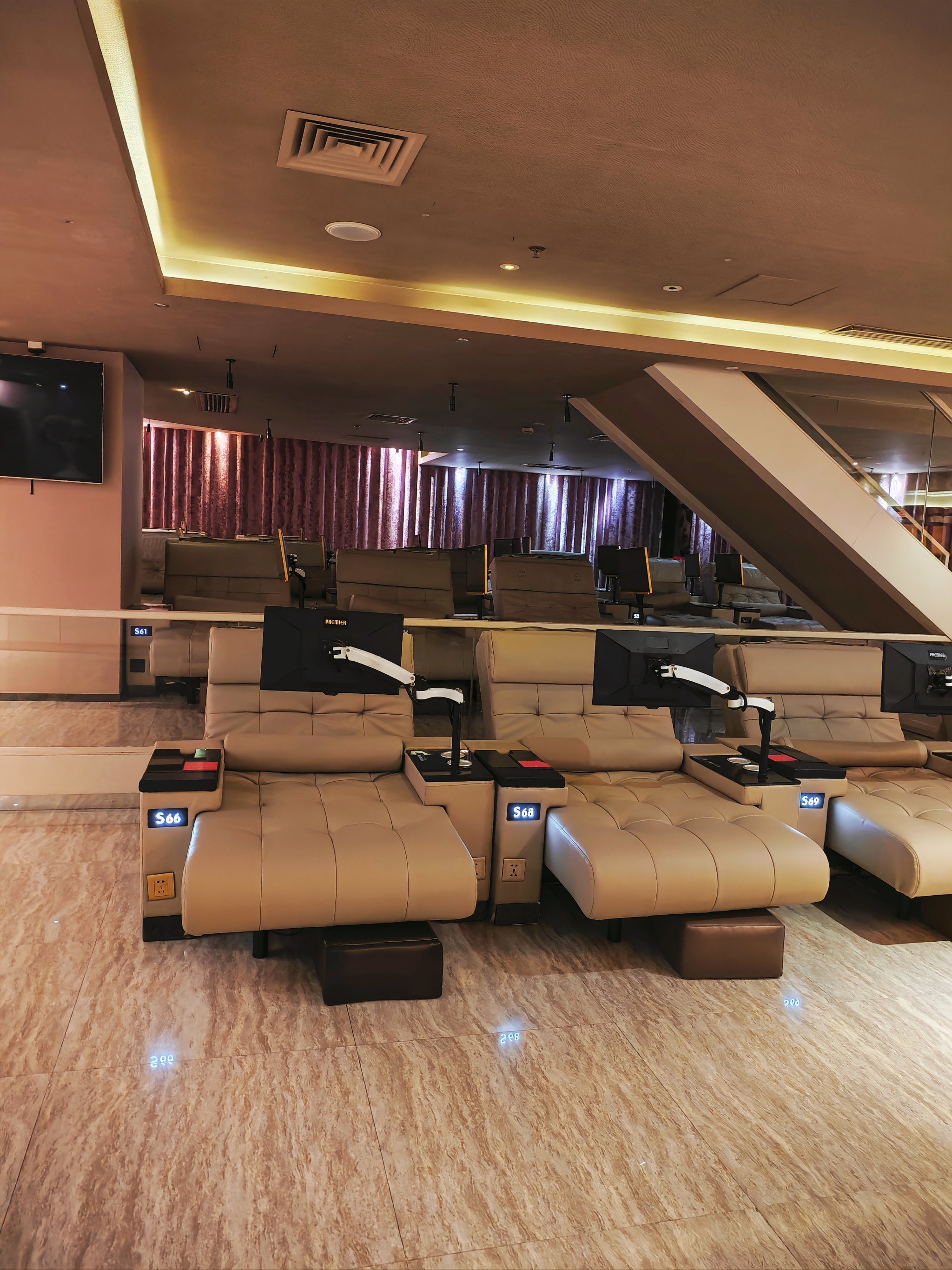 遇到的每一个人,都会跟我点头致意说你好