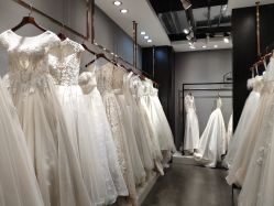 -艾米丽婚纱礼服