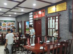 -湖南人家湘菜馆(镇江路店)