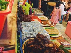-大树下海鲜饭店