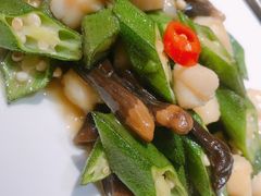 秋葵炒贝丁-必点海鲜·鲅鱼水饺(鞍山西道店)