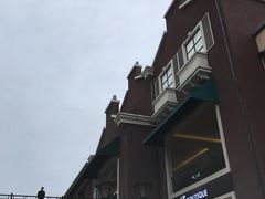 -王府井奥莱临潼小镇(临潼店)
