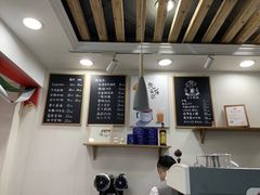-留白咖啡(人民巷八号大院店)