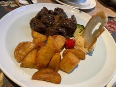 德式红酒烩牛肉配炸土豆-中山路壹号传奇club·啤酒花园餐厅