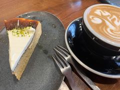Latte-black rainbow coffee