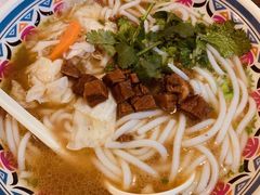 -鑫花溪牛肉米粉(人民广场店)
