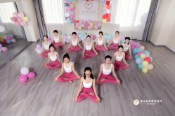 -亚太瑜伽普拉提学院