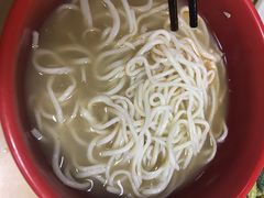 -亮亮面馆(经六路店)