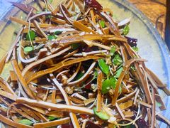 香椿苗拌豆腐丝-柿子树炭烤羊腿(金台路店)