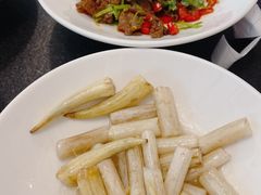 -鱼鲜饭香·招牌汽锅剁椒鱼头王