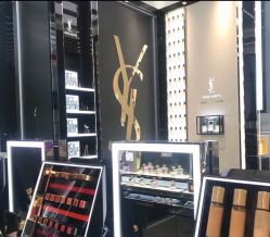 店内环境-YVESSAINTLAURENT