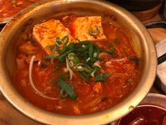 猪颈肉泡菜汤-金北顺大锅家(신사본점)