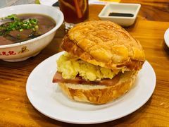 Big&nbsp;men菠萝包-澳门陈光记烧味饭店(南京德基广场店)