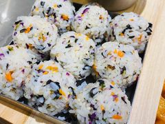 韩国手抓饭团-一米鸡肉·韩式创意料理(西安店)
