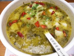 -渝是乎酸菜鱼(龙旗购物中心店)