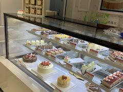 面包甜点陈列柜-红房子西菜馆(淮海中路店)