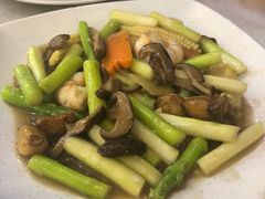 -大树下海鲜饭店