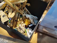 -瑞幸咖啡(上海财经大学地铁站1号口店)