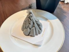 -Fridi Patisserie Cafe