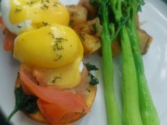 烟熏三文鱼班迪克蛋-Shanghai Brew House上海啤酒工坊(老外街店)