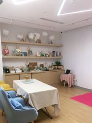 -慢脚印孕产中心(园区国金店)