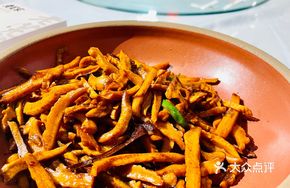 Bamboo Shoots Stir-Fried with Pork Strips