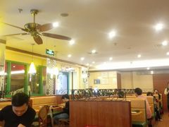 大堂-萨莉亚意式餐厅(新洲家乐福店)