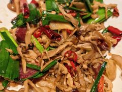 -云海肴·汽锅鸡·云南菜(天山百盛优客店)