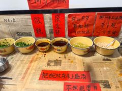-柳州肥姨妈大骨螺蛳粉(江宁万达店)