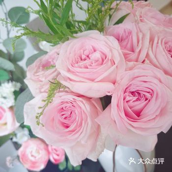 充满花香的世界在铭依音乐
