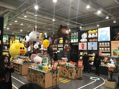 -LINE FRIENDS Garosu-gil Flagship Store