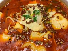 -渝是乎酸菜鱼(龙旗购物中心店)