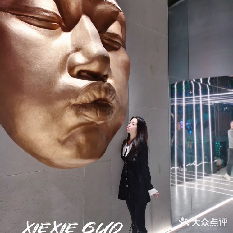 上海美食｜和超多美女帅哥一起漫步在太空