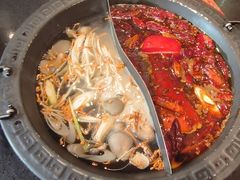-宽板凳老灶火锅(台湾街店)