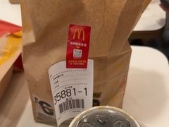 -麦当劳(上海虹桥站30B检票口楼上)