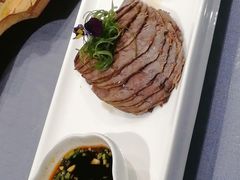 卤牛肉拼水果黄瓜-印巷里主题餐厅(马鞍山店)