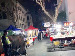 -吴山路夜市