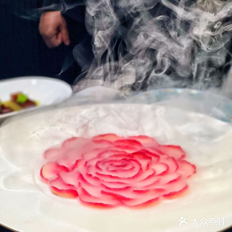 帝都人气榜单必须有肆月河豚的一席之位