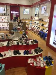 -百丽国际·童鞋(永旺梦乐城店)