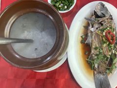 -先鲜鲫鱼粥