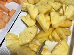 菠萝-老炳·七丛松甘草水果