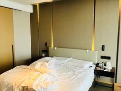 -杭州西湖湖滨银泰亚朵酒店
