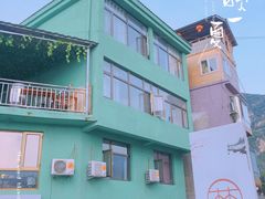 -百里峡七彩艺术小镇