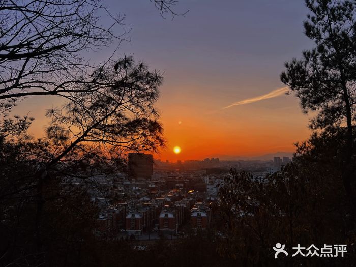 鸡鸣山公园图片