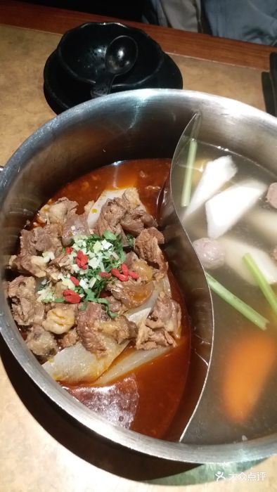 左庭右院鲜牛肉火锅(南开大悦城店)特色鲜牛腩鸳鸯锅图片