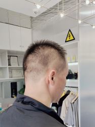 -Tloml salon
