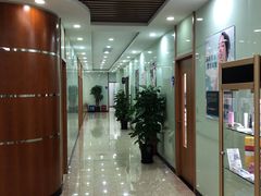 -茂菊口腔连锁(浦东南路店)